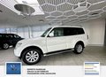 Daumennagel 4 - Mitsubishi Pajero 3.2 DI-D Instyle 7 Sitzer Leder AHK Xenon