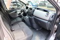 Daumennagel 8 - Renault Trafic Combi L2H1 2,9t Expression 9 Sitzer