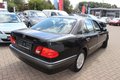 Daumennagel 30 - Mercedes-Benz E 240 AUT=Erst. 63.000KM=XENON=2.HAND=TOP ZUSTAND