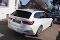 Daumennagel 17 - BMW 318 d Aut LEDER=NAVI=LED LEUCHTE=HeadUP=Harman Kardon