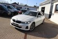 Daumennagel 23 - BMW 318 d Aut LEDER=NAVI=LED LEUCHTE=HeadUP=Harman Kardon