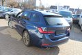 Daumennagel 25 - BMW 318 d Aut LEDER=NAVI=LED LEUCHTE=HeadUP=Harman Kardon