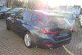 Daumennagel 23 - BMW 318 d Aut LEDER=NAVI=LED LEUCHTE=HeadUP=Harman Kardon