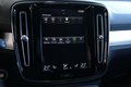 Daumennagel 33 - Volvo XC40 Momentum AWD