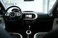 Daumennagel 17 - Renault Twingo Intens Electric  AUT LED CARPLAY