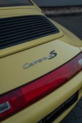 Daumennagel 11 - Porsche 911/993 Carrera 4S  pastellgelb 26.225km German car