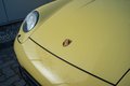 Daumennagel 51 - Porsche 911/993 Carrera 4S  pastellgelb 26.225km German car