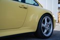Daumennagel 38 - Porsche 911/993 Carrera 4S  pastellgelb 26.225km German car