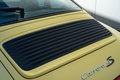Daumennagel 56 - Porsche 911/993 Carrera 4S  pastellgelb 26.225km German car