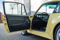 Daumennagel 7 - Porsche 911/993 Carrera 4S  pastellgelb 26.225km German car