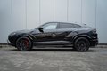 Daumennagel 3 - Lamborghini Urus SE stock immediately Carbon PerfTrim B/O