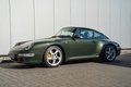 Daumennagel 1 - Porsche 911/993 Carrera 4S  oakgrünmetallic gelbe Bremssättel