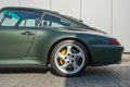 Daumennagel 40 - Porsche 911/993 Carrera 4S  oakgrünmetallic gelbe Bremssättel