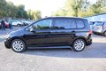 Daumennagel 11 - Volkswagen Touran 1.5 TSI DSG R-Line BMT/Start-Stopp Navi. Klimaaut. Alu. SHZ. PDC.