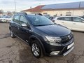 Daumennagel 2 - Dacia Sandero TCe 100 Stepway Prestige*AUTOMATIK*NAVI*