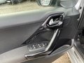 Daumennagel 18 - Peugeot 208 PureTechSIGNATURE AUT.*KLIMA*NAVI*CAMARA*SHZ