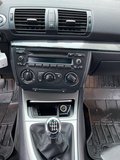 Daumennagel 9 - BMW 118i Sport Line+ TÜV NEU+ KLIMA+ PDC+ SHZ+ E-FENSTER+ 1 HAND
