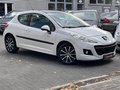 Daumennagel 2 - Peugeot 207 Urban Move+ KLIMA+ E-FENSTER+ PANO