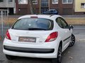 Daumennagel 4 - Peugeot 207 Urban Move+ KLIMA+ E-FENSTER+ PANO
