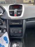 Daumennagel 9 - Peugeot 207 Urban Move+ KLIMA+ E-FENSTER+ PANO