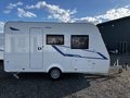 Daumennagel 6 - Caravelair Alba 390 Mod. 2026 1300 KG Shower/Cosy/Safety Heizung