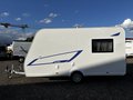 Daumennagel 2 - Caravelair Alba 390 Mod. 2026 1300 KG Shower/Cosy/Safety Heizung