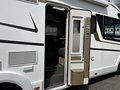 Daumennagel 10 - Eura Mobil Integra Line 695 LF Backofen Stützen Navi Kamera