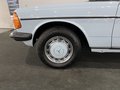 Daumennagel 21 - Mercedes-Benz 200 D W123 Limousine 1.Hand Leder TOP ZUSTAND!