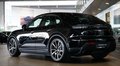 Daumennagel 2 - Porsche Macan Electric
