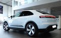 Thumbnail 2 - Porsche Macan Electric