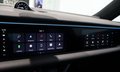 Daumennagel 9 - Porsche Macan Electric 4 Passenger Display