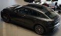 Daumennagel 2 - Porsche Macan Electric