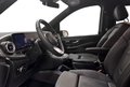 Daumennagel 12 - Mercedes-Benz V 300 d 4MATIC AMG-LINE lang