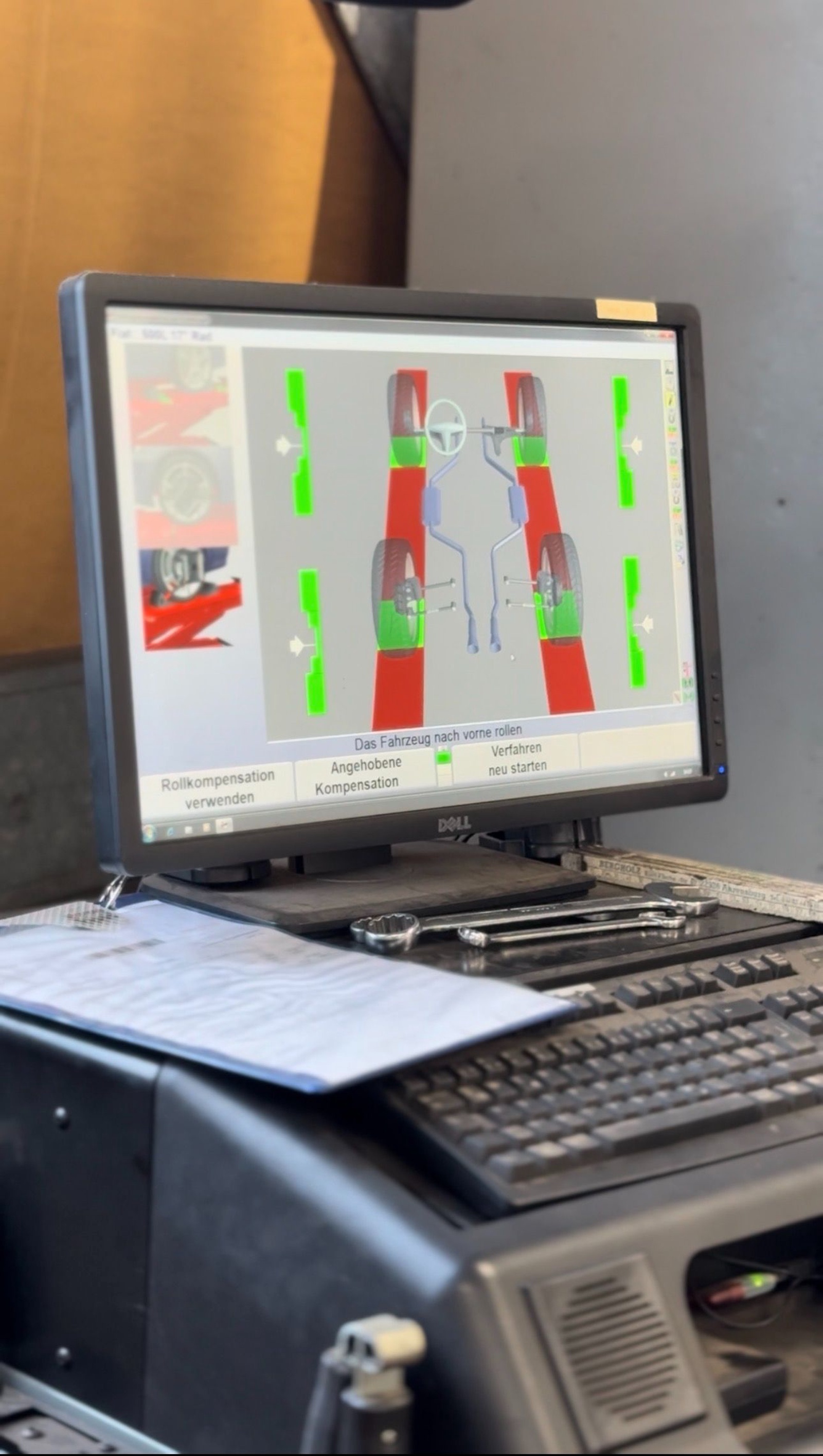 Achsvermessung Wildau Autohaus Dietz – Monitor mit 3D-Messdaten