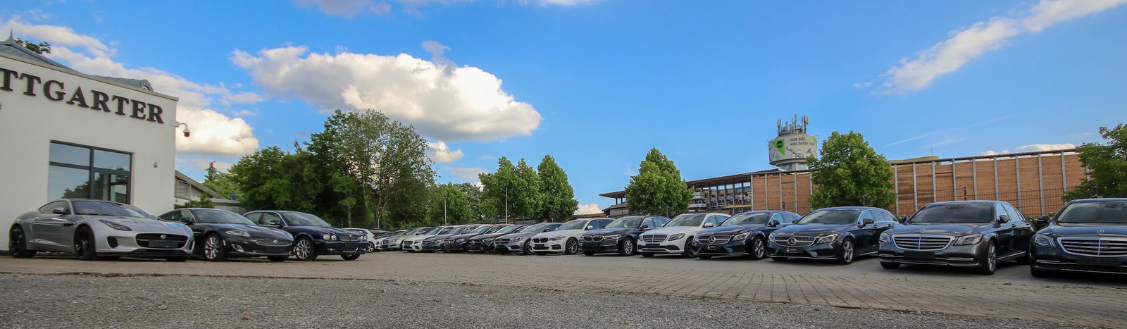 STUTTGARTER AUTOFORUM | Händler für exklusive Fahrzeuge