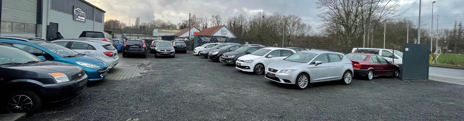 Car World Automobile | Gebrauchtwagen händler