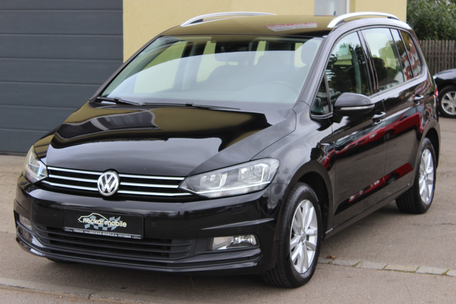 Volkswagen Touran 1.6TDI Highline DSG ACC Navi AHK PDC