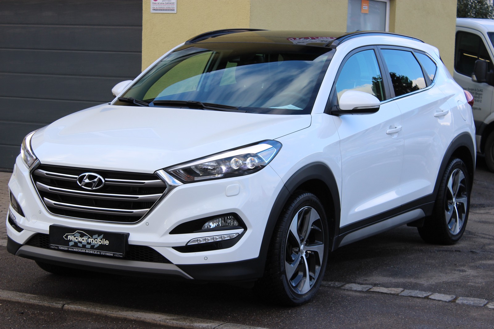 Hyundai TUCSON blue 2.0CRDi Style Pano Navi Xenon Kamera