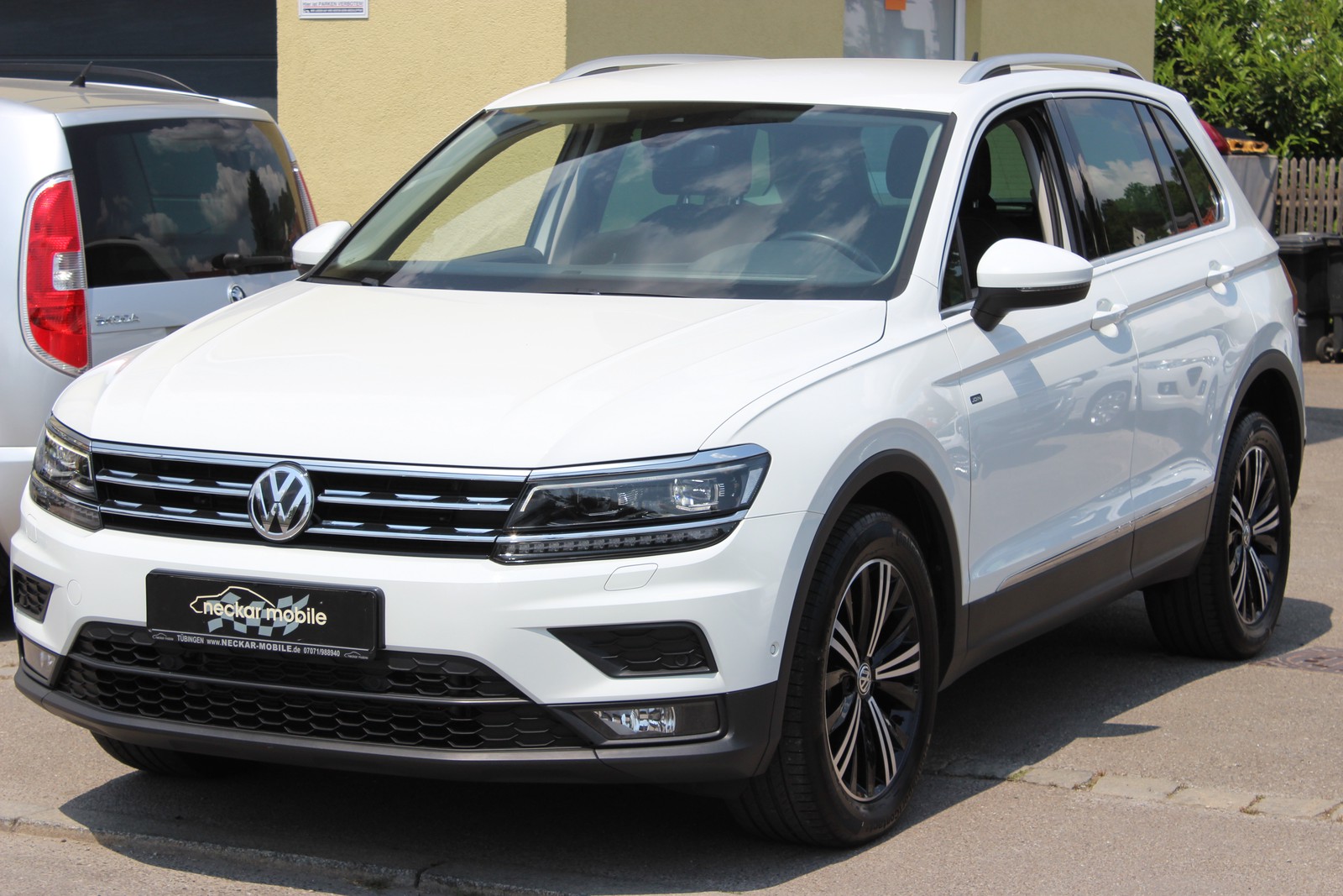 Volkswagen Tiguan 2.0TDI 4Mot LED ACC Standheiz AHK Kam DSG