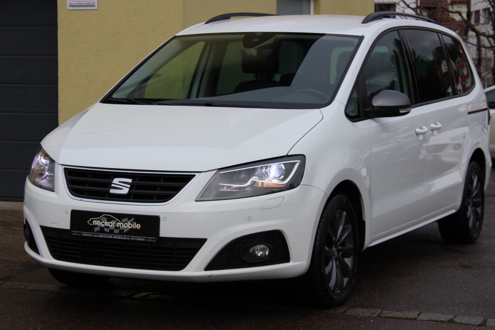 Seat Alhambra 2.0TDI DSG Connect Xenon Keyless Navi PDC AHK 7Sitzer Kamera