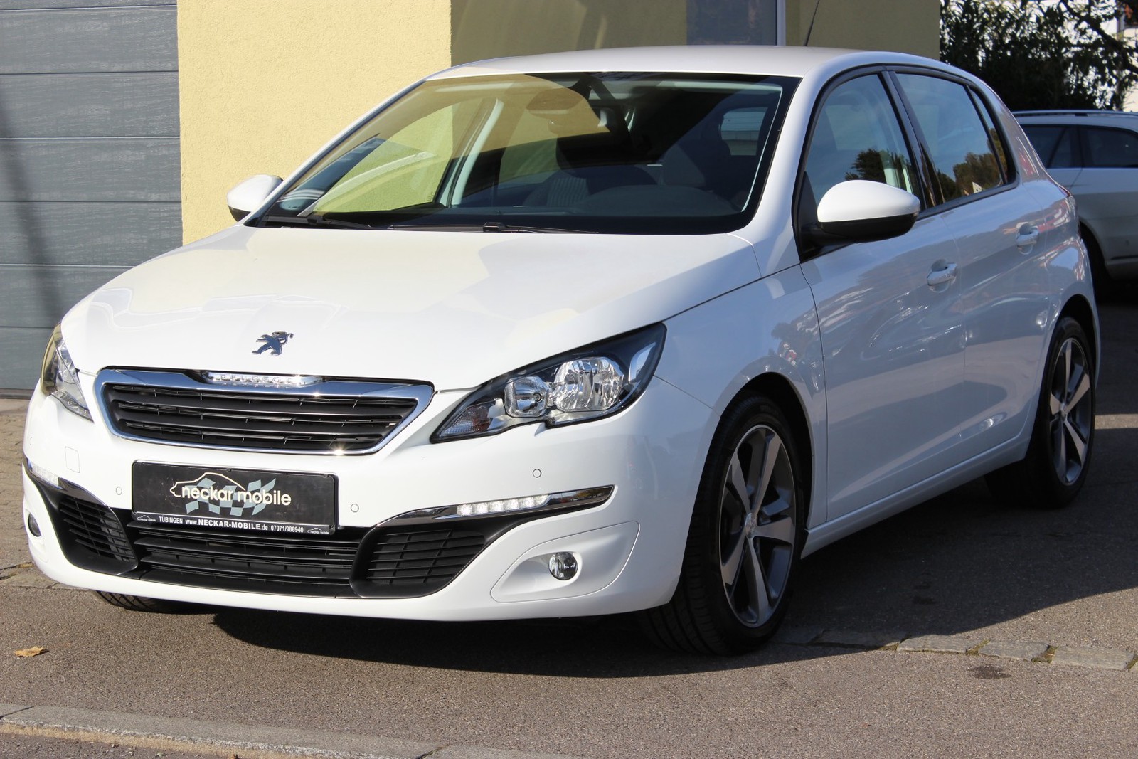 Peugeot 308 Active 1.6 THP PDC Tempomat TÜV 06/2023