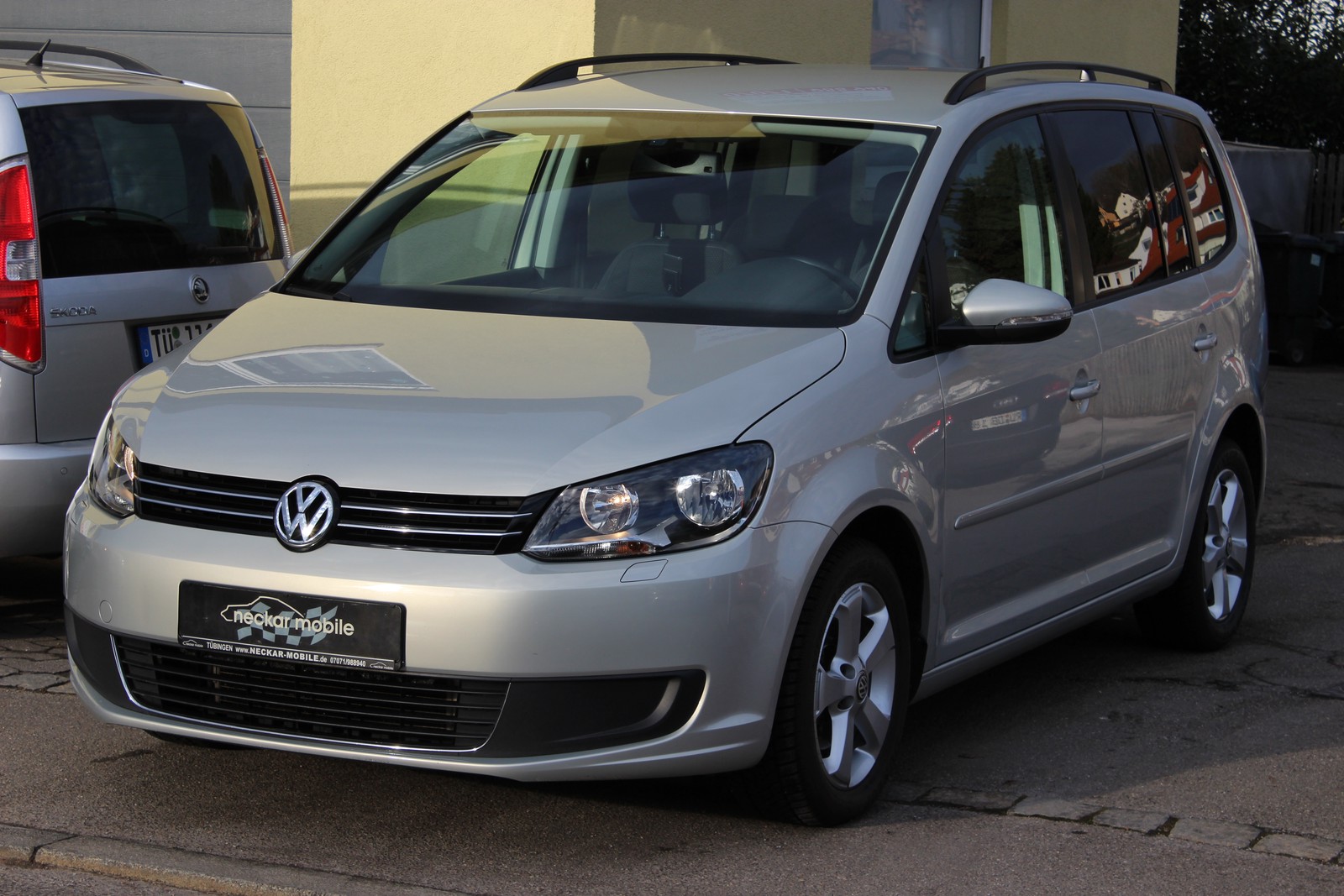 Volkswagen Touran 1.6TDI Comfortline 7Sitz PDC Sitzhzg AHK