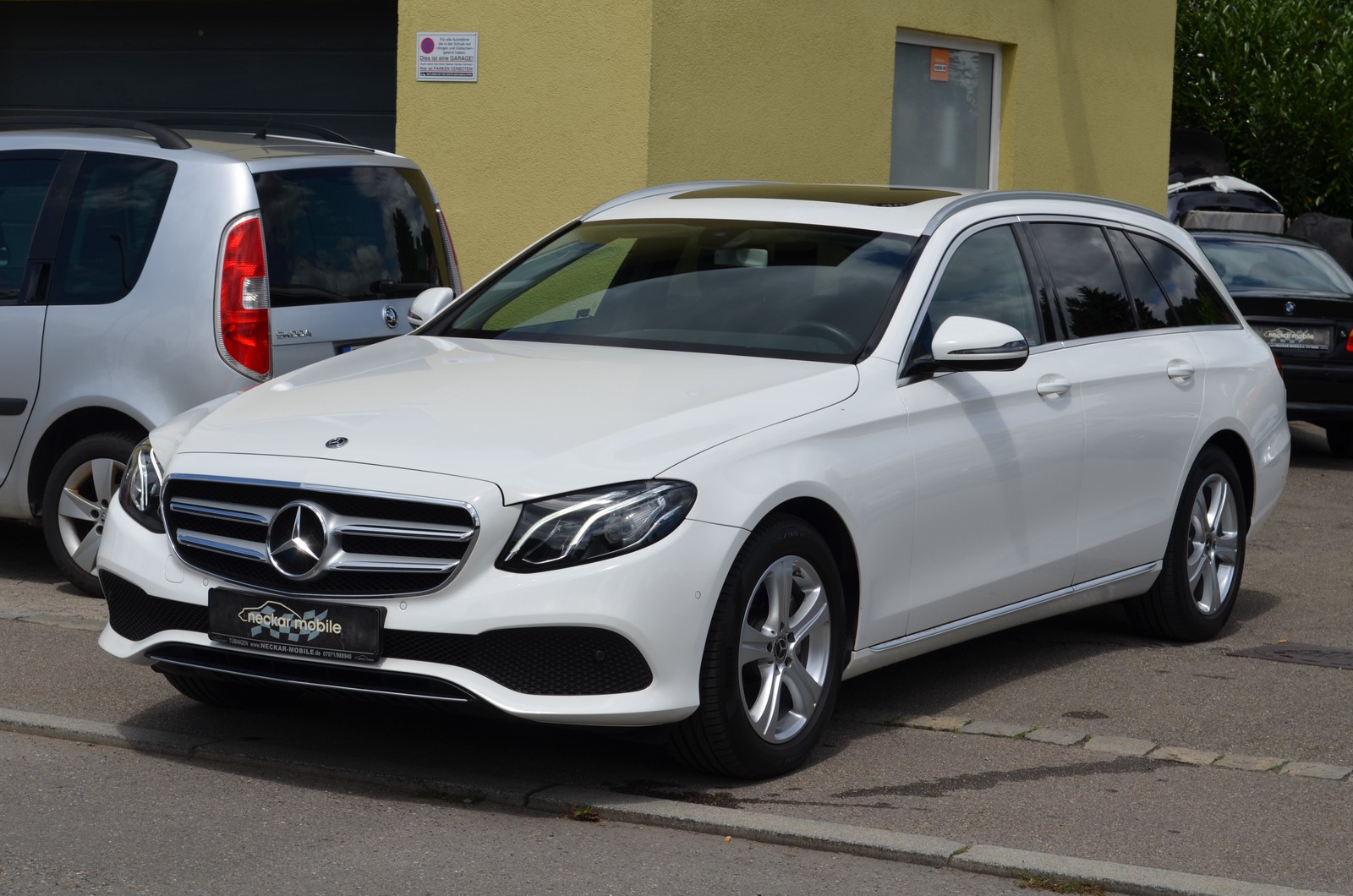 Mercedes-Benz E 200T 4Matic Avantgarde Navi PDC AHK SD Kam LED