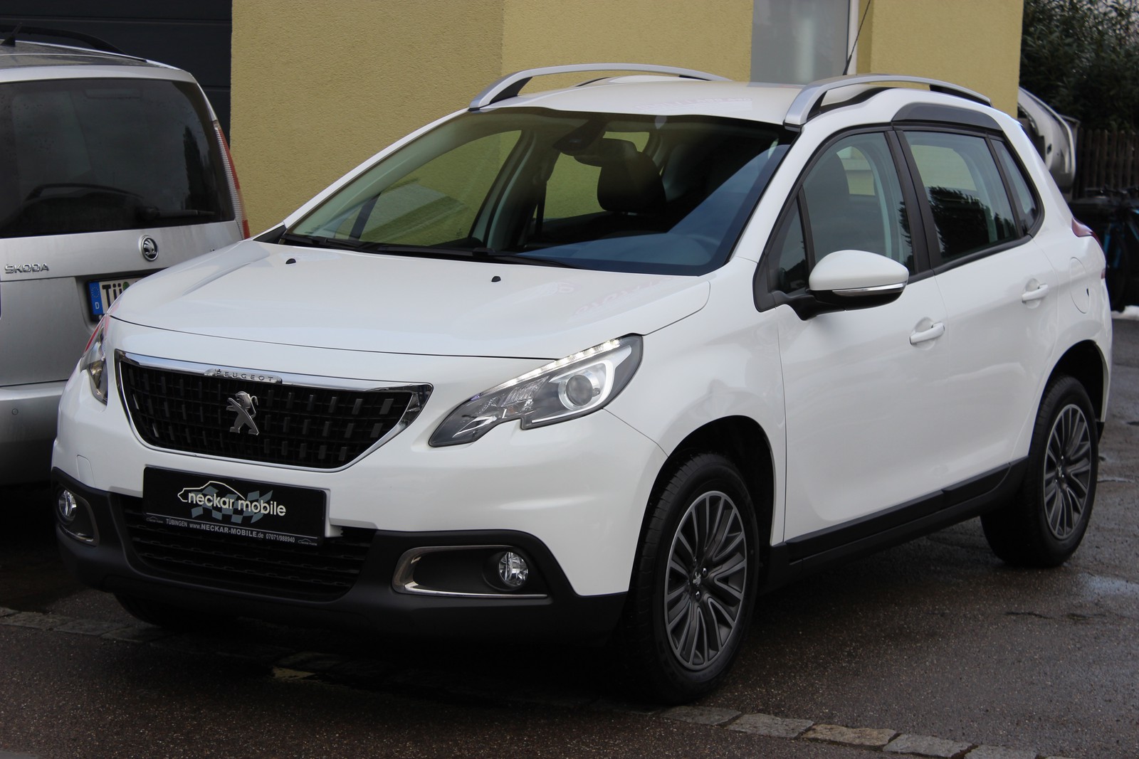 Peugeot 2008 Active App Connect Sitzheizung PDC Tempomat