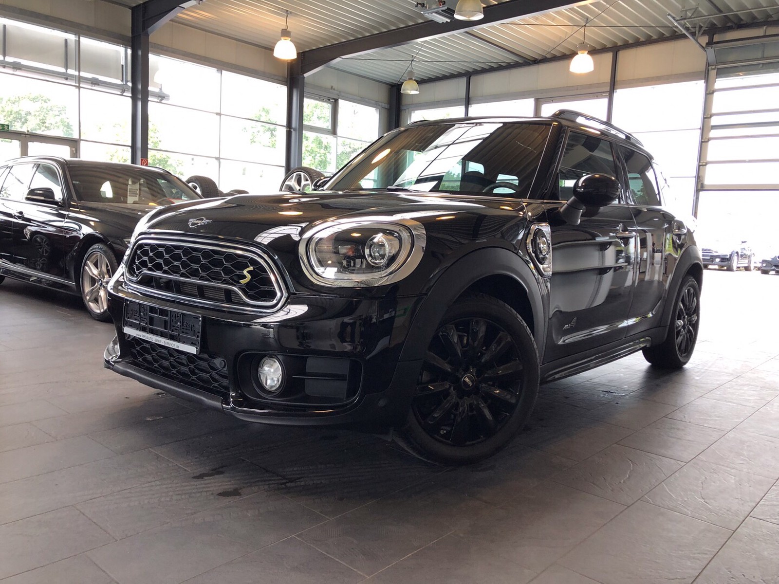 Mini Cooper S Countryman Countryman Cooper S E All4 Led Navi Parkassistent Pdc Year Old Buy In Langenfeld Price Eur Int Nr Bm 1550 Sold