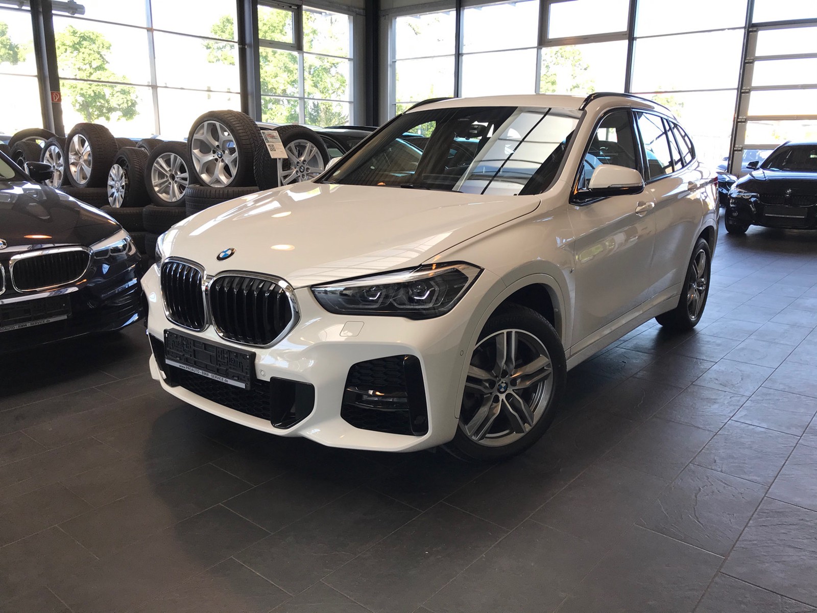 BMW X1 xDrive20i M Sport HUD NAVIPlus Facelift AHK RFK Jahreswagen