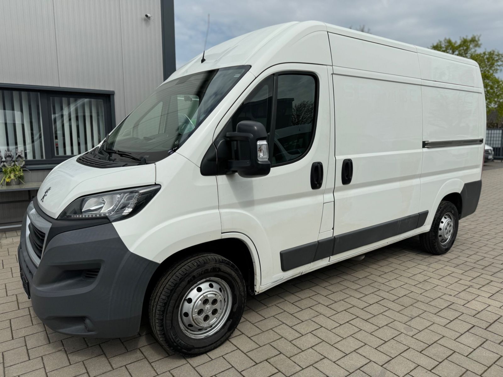 Peugeot Boxer Kasten 335 L2H2 Tempomat/2-Sitzer/Kamera