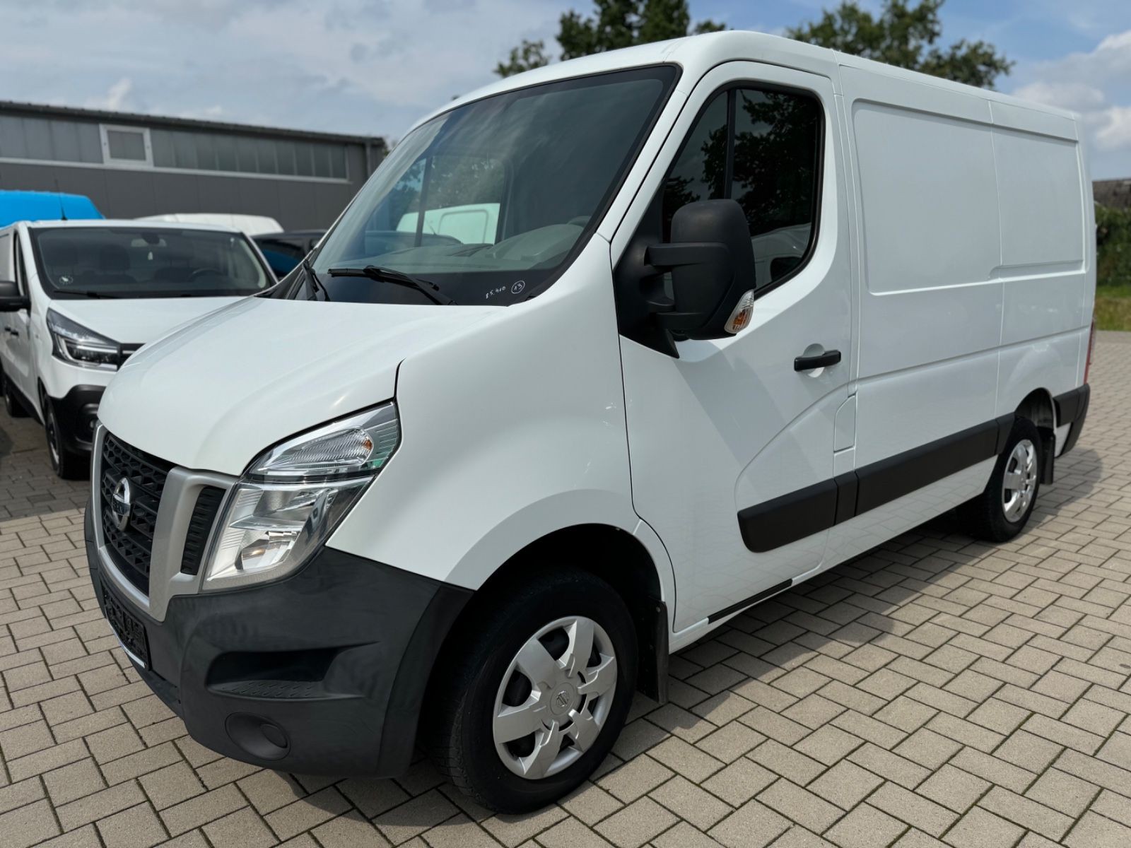 Nissan NV400