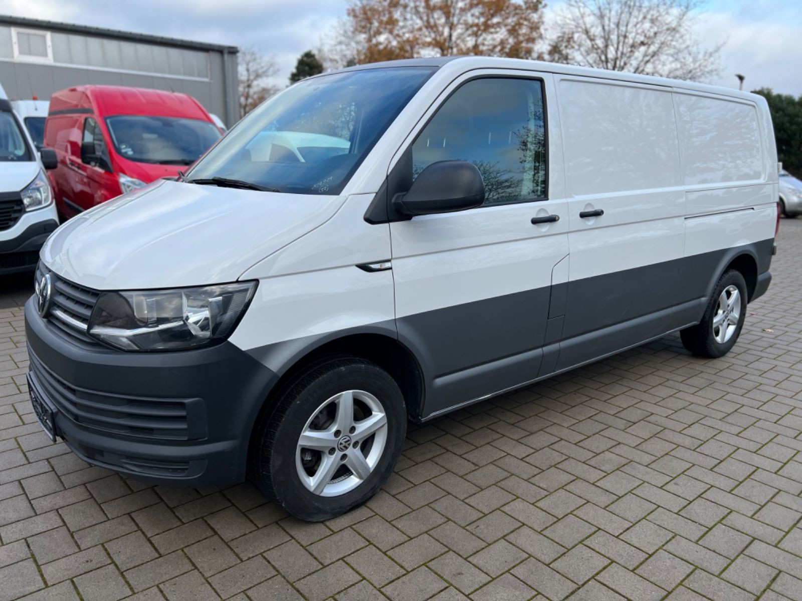 Volkswagen T6 Transporter Kasten lang DSG/Standheizung/EU6
