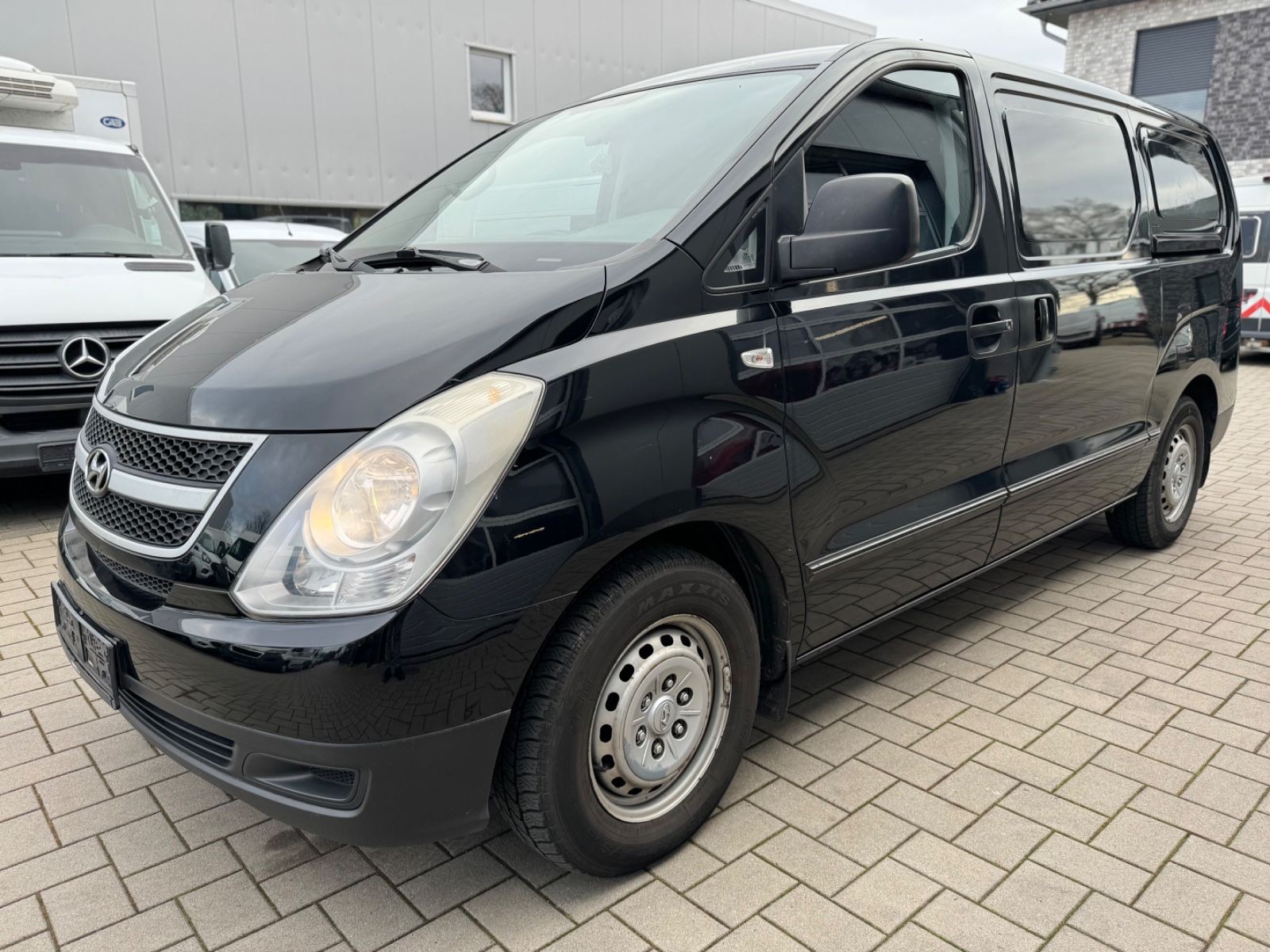 Hyundai H-1